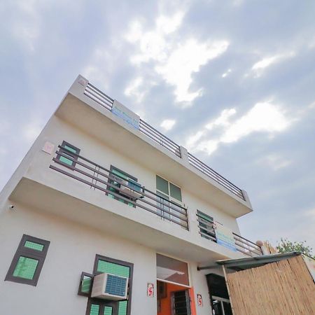 Hotel O Bhardwaj Guest House Garhi Harsaru Exteriör bild