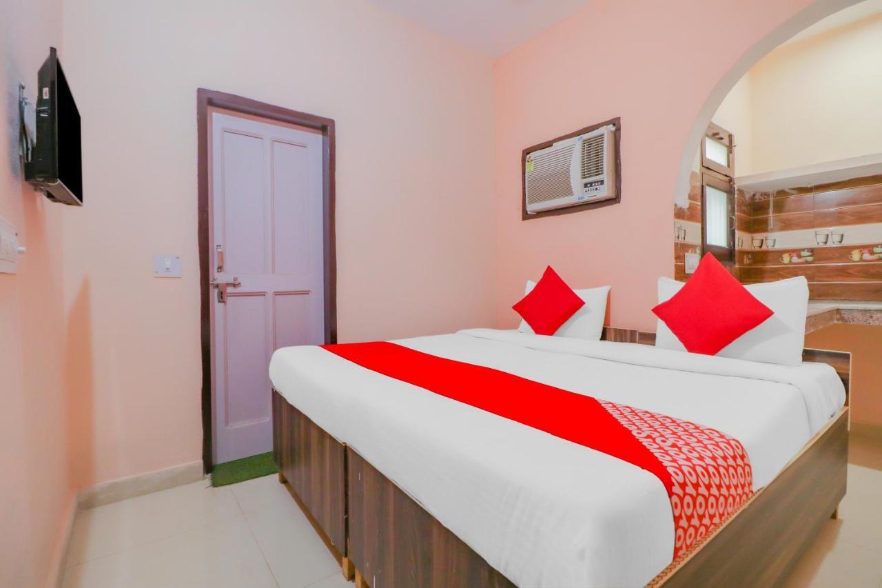Hotel O Bhardwaj Guest House Garhi Harsaru Exteriör bild