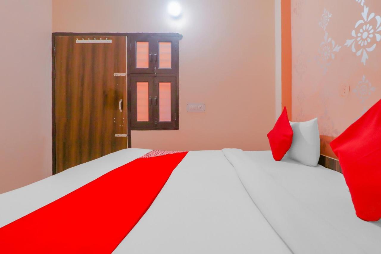 Hotel O Bhardwaj Guest House Garhi Harsaru Exteriör bild